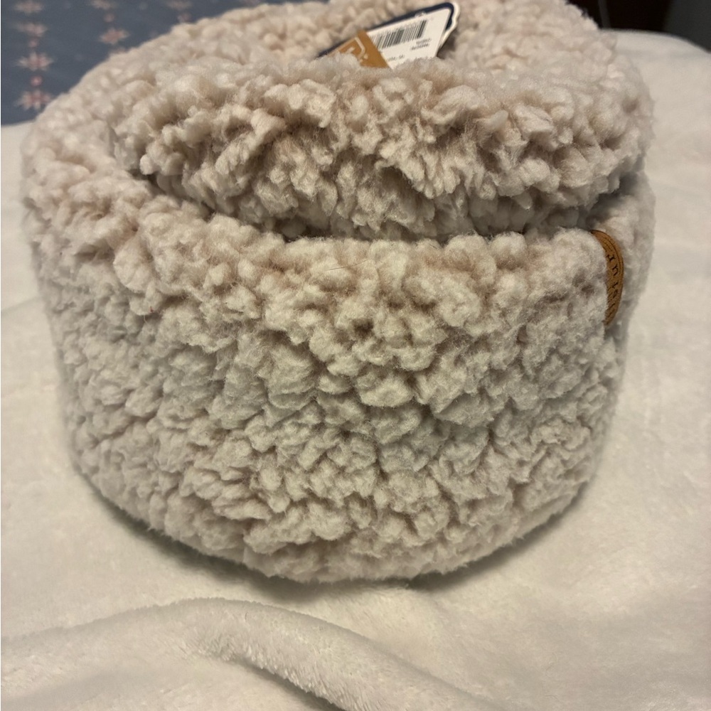 Cozy Sherpa hat, NWT - Picture 2 of 4